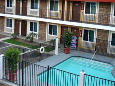 Ontario Inn & Suites Montclair Exterior foto